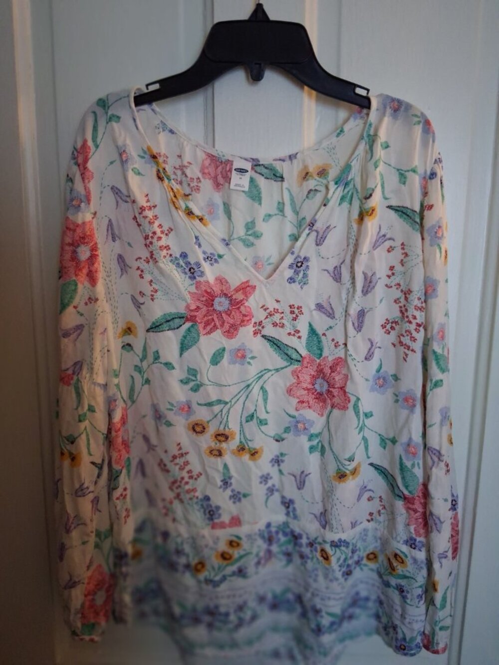 Old Navy Women's Floral Long Sleeve V-Neck Blouse Size Medium White Boho